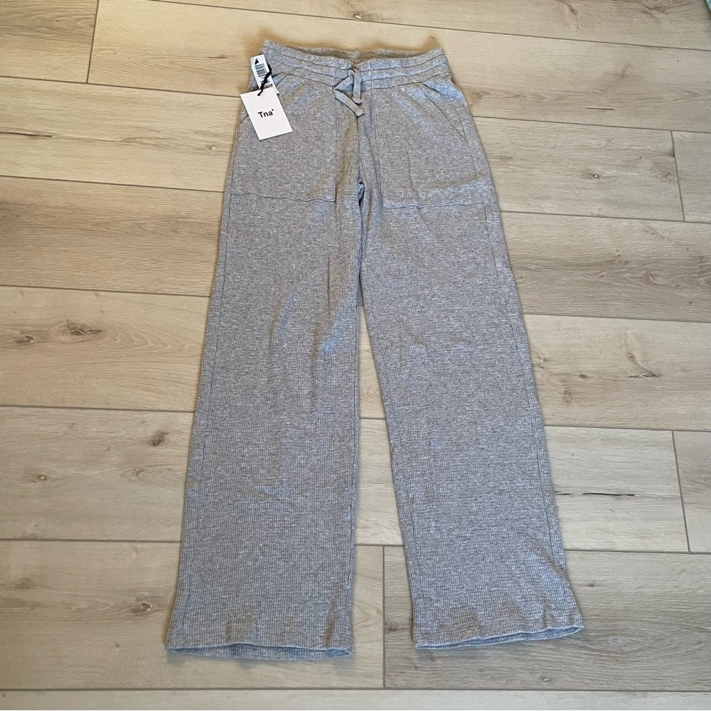 ARITZIA TNA Thermal Waffle Wide Leg Pants
Elastic Waist Pockets Gray XXS